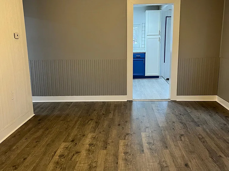 348 Vanduzee St — Photo 11