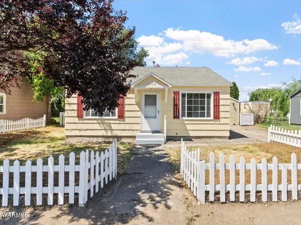 3412 S 4th St, Yakima, WA 98903