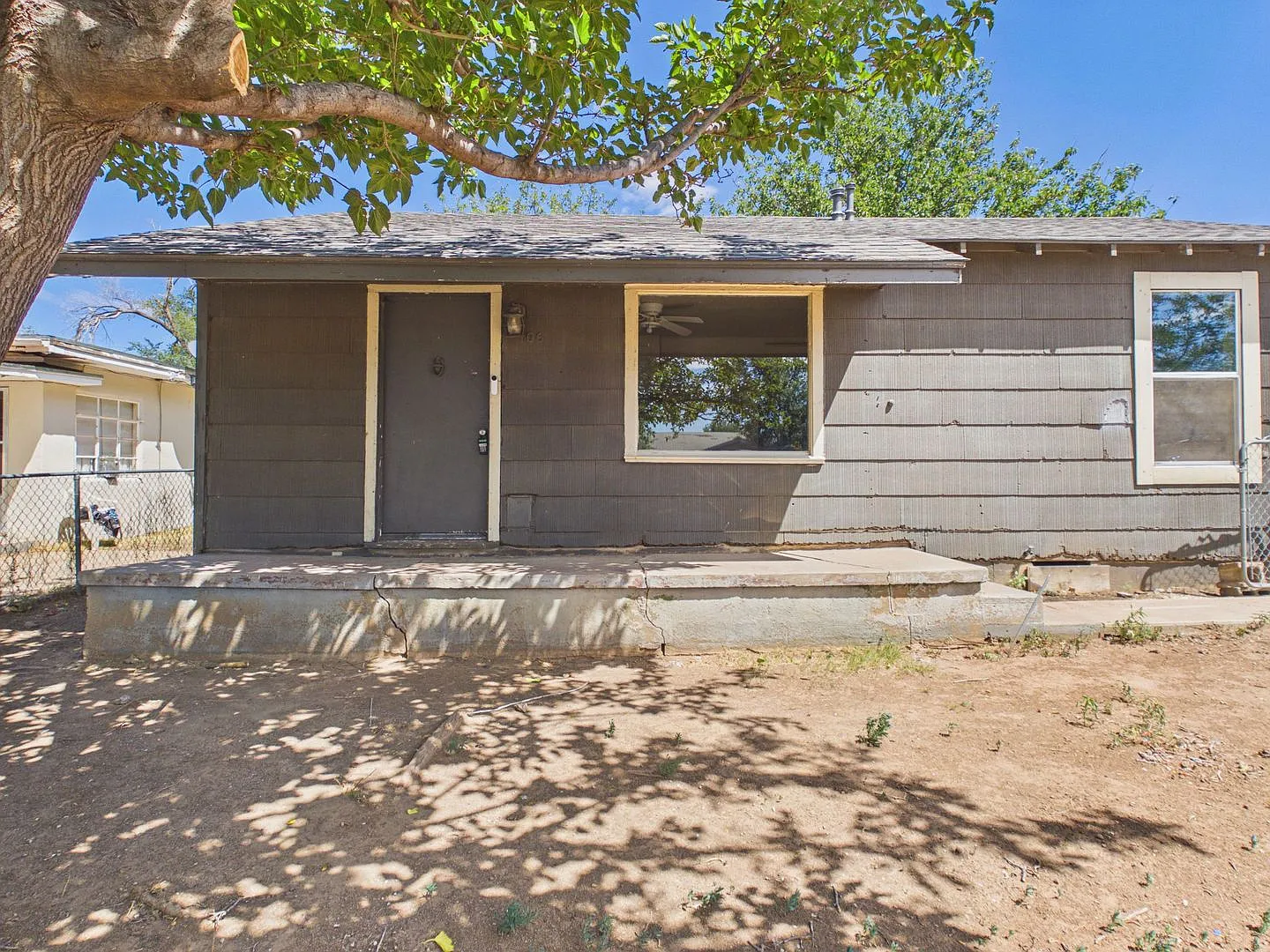 New rental available! 106 N Virginia St — Photo 2