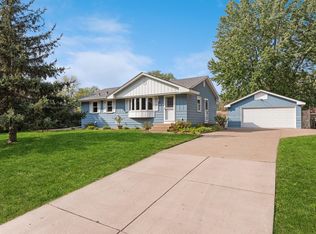 1924 Sugarloaf Trl, Minneapolis, MN 55444