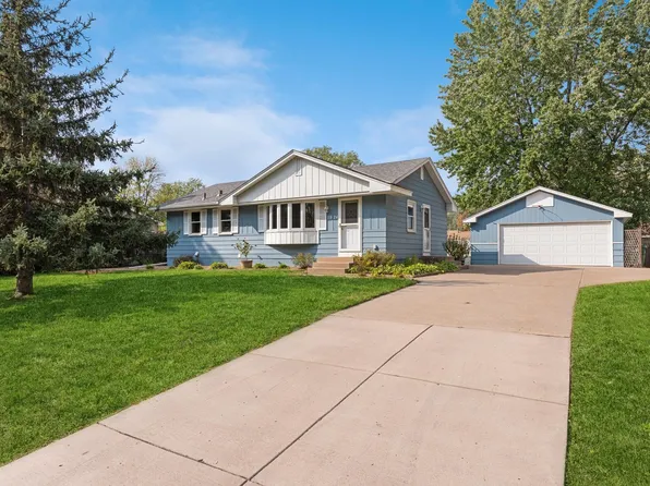 1924 Sugarloaf Trl, Minneapolis, MN 55444