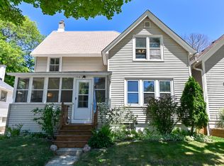 7318 Saint James St, Wauwatosa, WI 53213