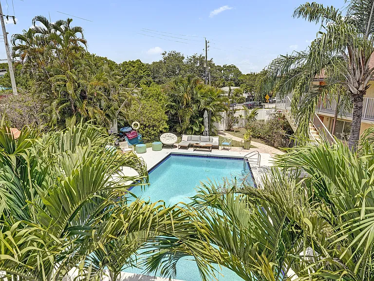 1250 Miami Rd #11 — Photo 4