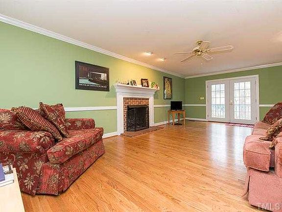 3rd image of 1013 Smokewood Dr