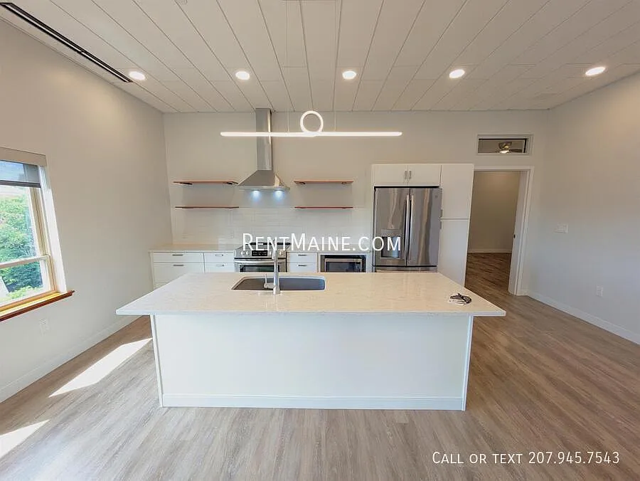 99 Franklin St #303