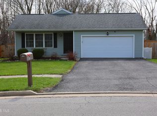 1007 Crystal Ln, Findlay, OH