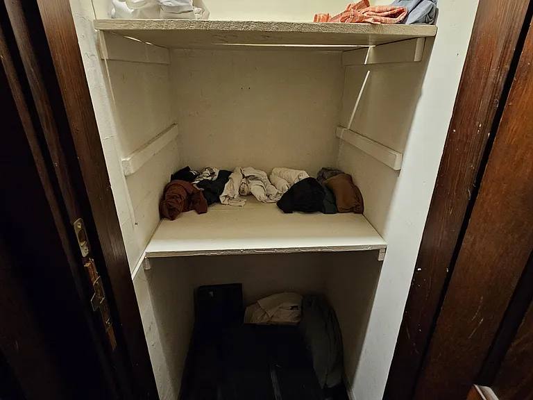 This is an extra external closet space for smallest room.