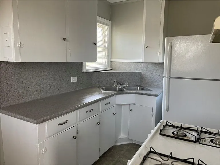 332 Rosebud Ave — Photo 4