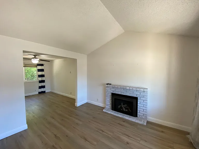 649 Corte Castro — Photo 16