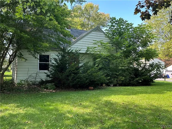 413 Fremont Rd, East Syracuse, NY 13057