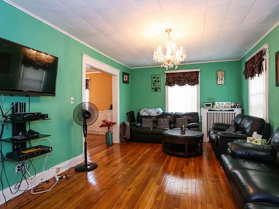 2nd image of 82 Rossiter Ave