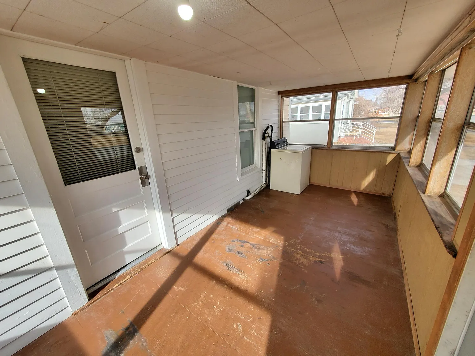 126 S Bernard St — Photo 3