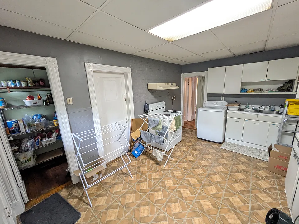 104 Conwell Ave #1