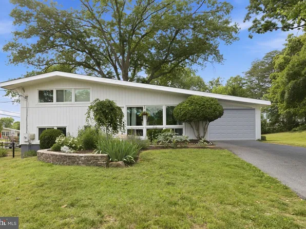 4000 Javins Dr, Alexandria, VA 22310