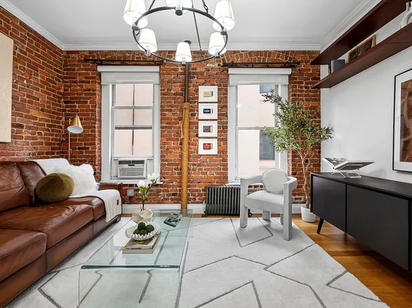 211 W 10th St APT 2A, Manhattan, NY 10014
