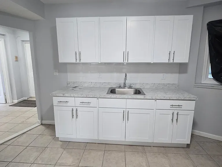 6 Rutgers Ave #BASEMENT — Photo 3