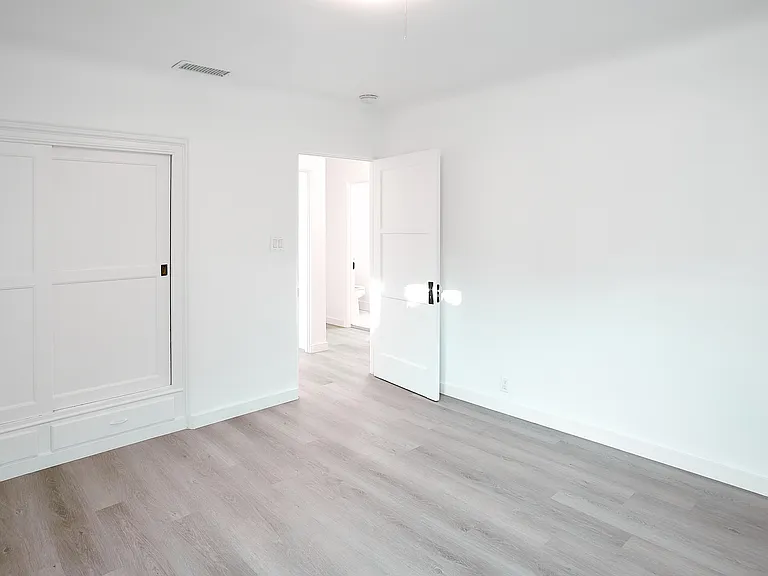 1038 N Crescent Heights Blvd #B — Photo 13