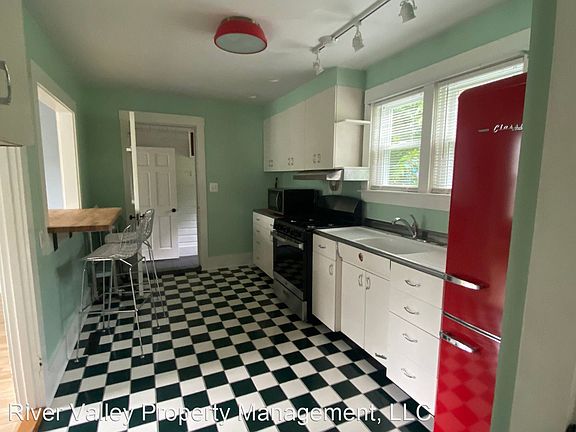 4th image of 1 Fitch Ct