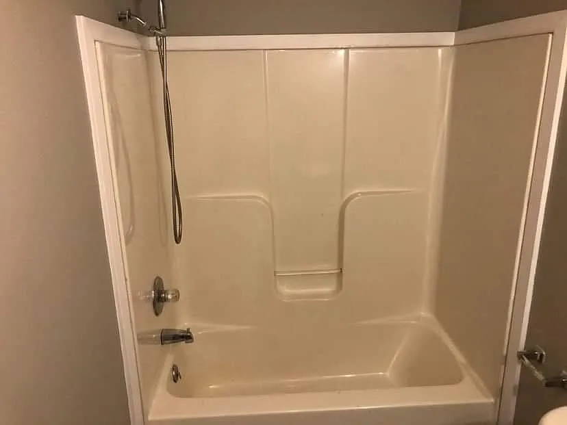 3 bed, 1.5 bath, 900 sqft, $850 — Photo 4