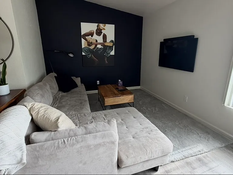 4565 Cherokee Ave #B — Photo 10