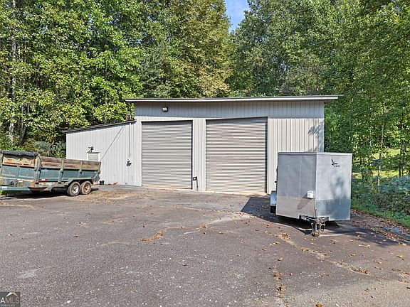 3rd image of 212 Knots Landing Dr