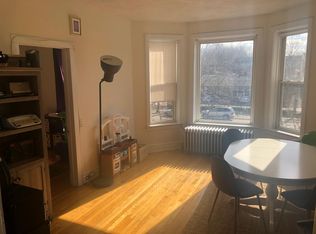 2038 W Irving Park Rd, Chicago, IL 60618