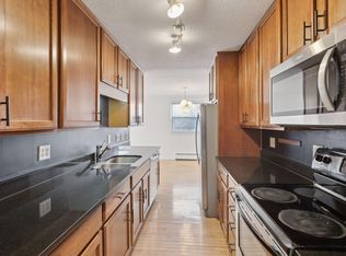 821 Douglas Ave APT 202, Minneapolis, MN 55403