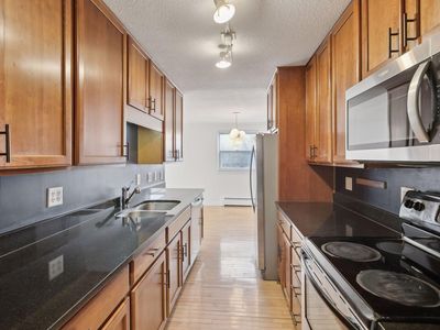 821 Douglas Ave APT 202, Minneapolis, MN, 55403