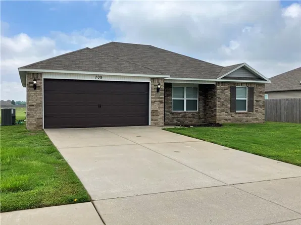 709 67th Ave, Bentonville, AR 72713