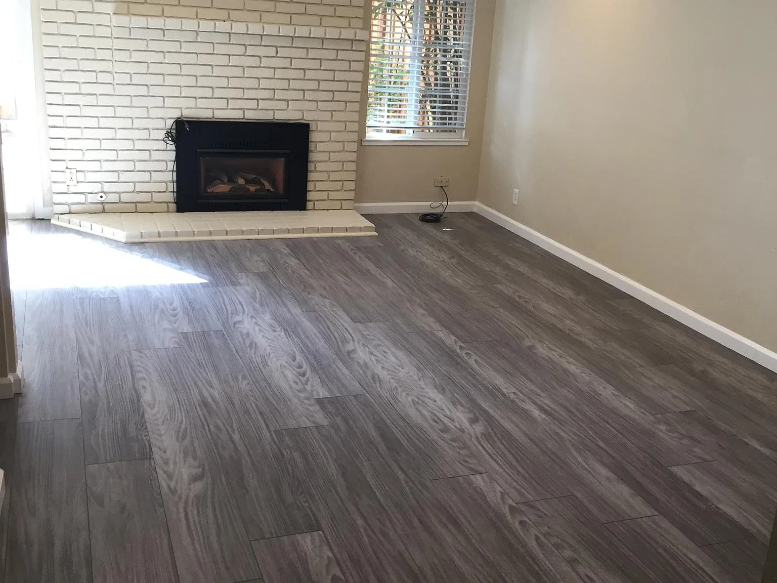 4 bed, 2.5 bath, 1735 sqft, $5,825 — Photo 2