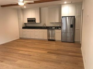 32063 Lobo Canyon Rd #B, Agoura Hills, CA 91301