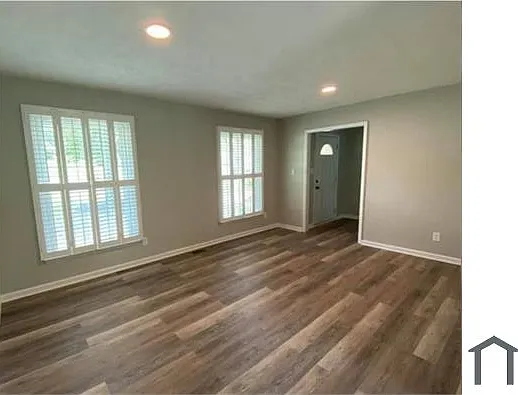 6029 Dahlgren Ave — Photo 5