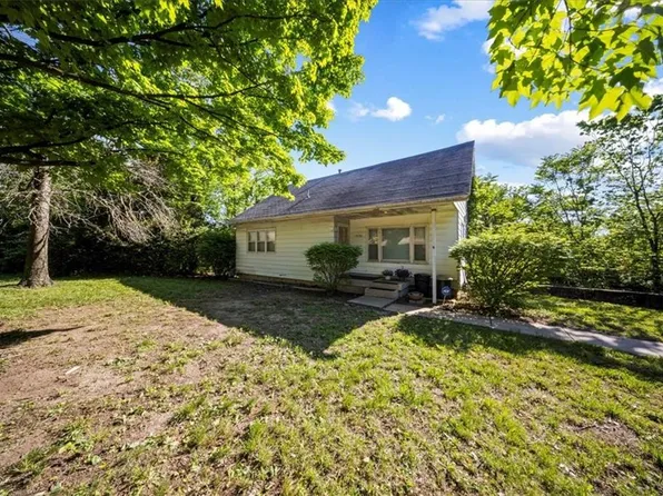 1830 S 49th Pl, Kansas City, KS 66106