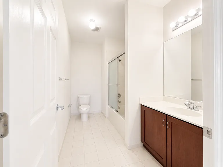 200 W Elm St #1219 — Photo 15