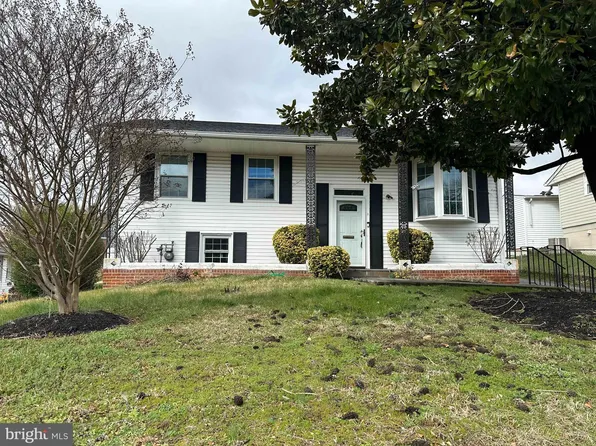 7926 Fiske Ave, Lanham, MD 20706