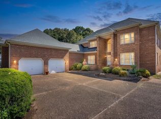 1711 Tyndall Point Rd, Gloucester Point, VA 23062