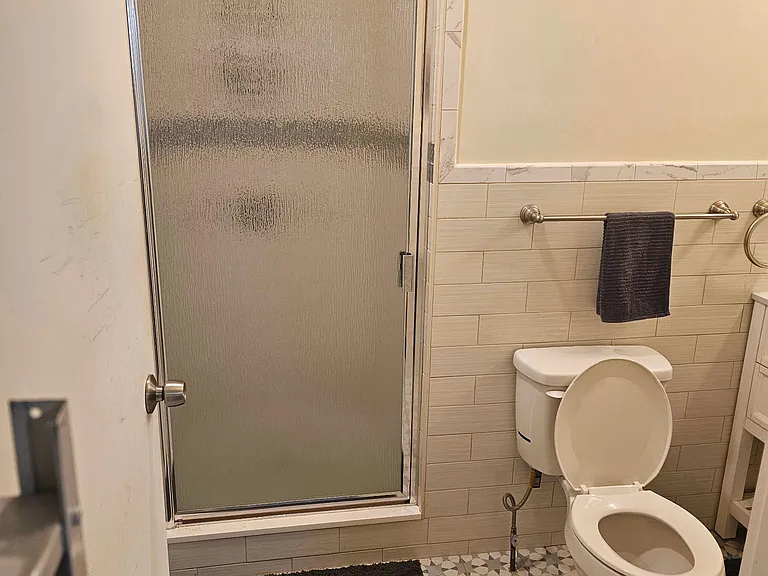 1611 W Thompson St #4B — Photo 11
