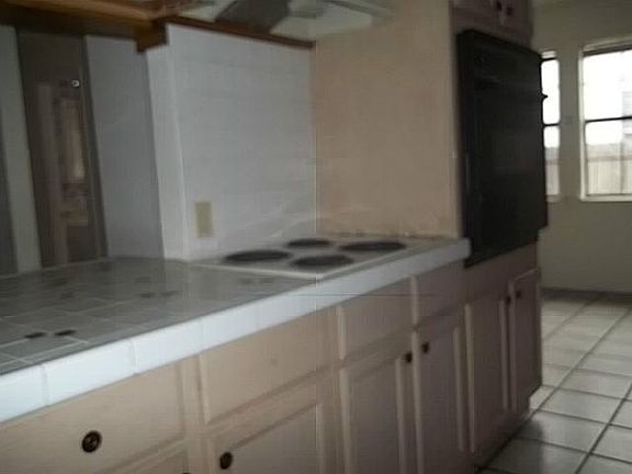 4th image of 434 Burger St