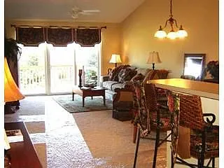 912 Joyce Ln photo 1