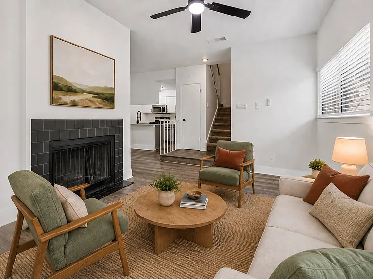 Woodbridge Townhomes — Photo 7