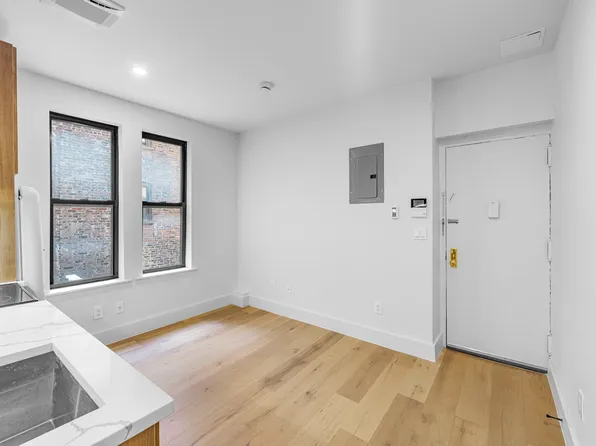 236 West 15th Street image 3 of 8