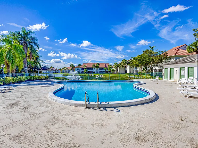 296 Cypress Point Dr — Photo 46