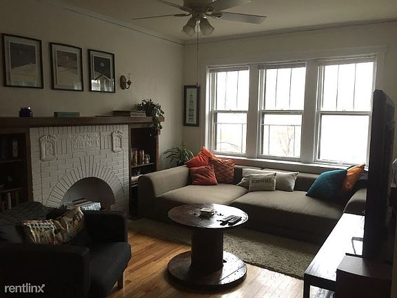 4th image of 1505 N Wicker Park Ave #2
