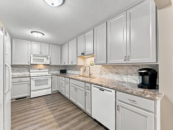 4th image of 6121 Blake Ridge Rd