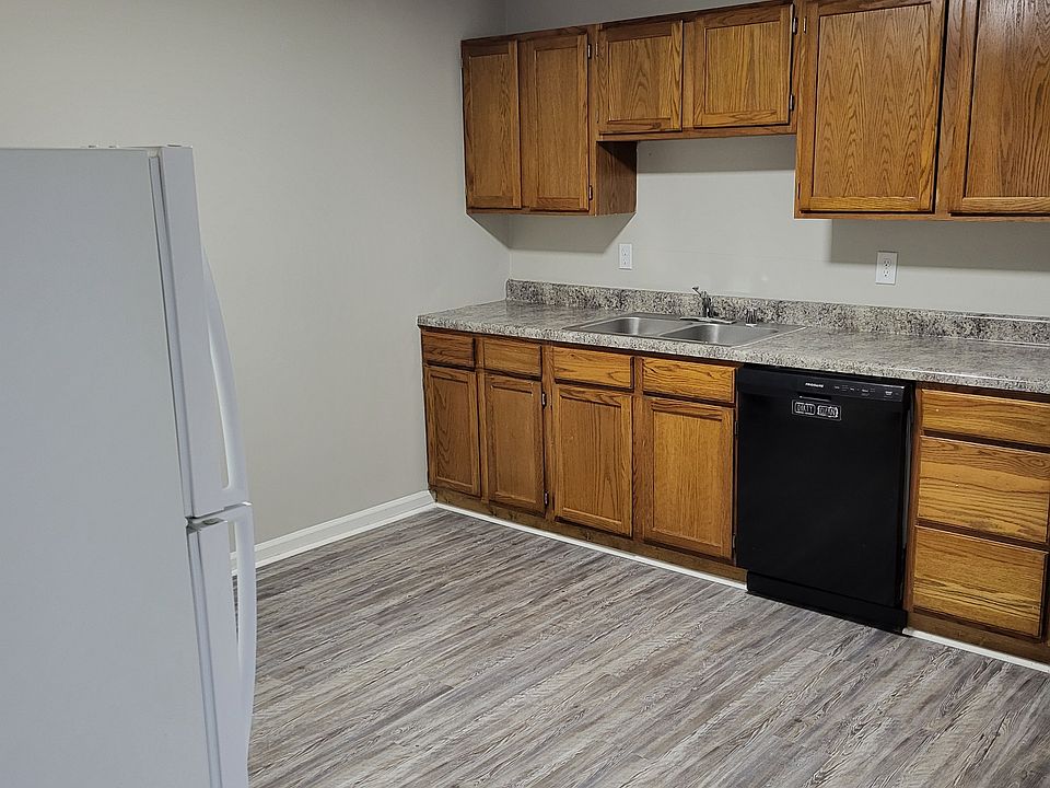 1st image of 105 Manna Dr APT 6