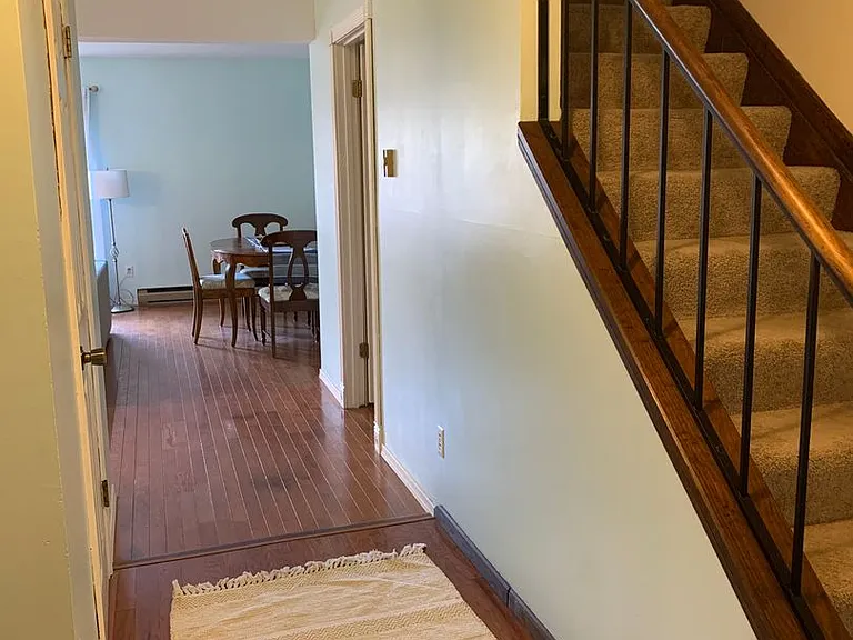 136 Haverford Cir — Photo 5