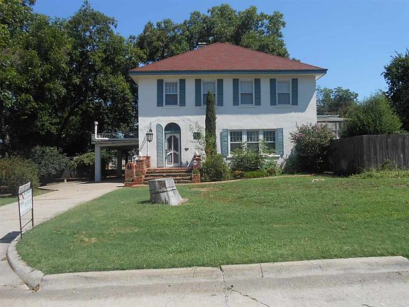 2nd image of 1211 NW Lake Ave