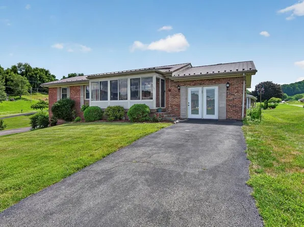 89 Arch Barrett Dr, Rosedale, VA 24280