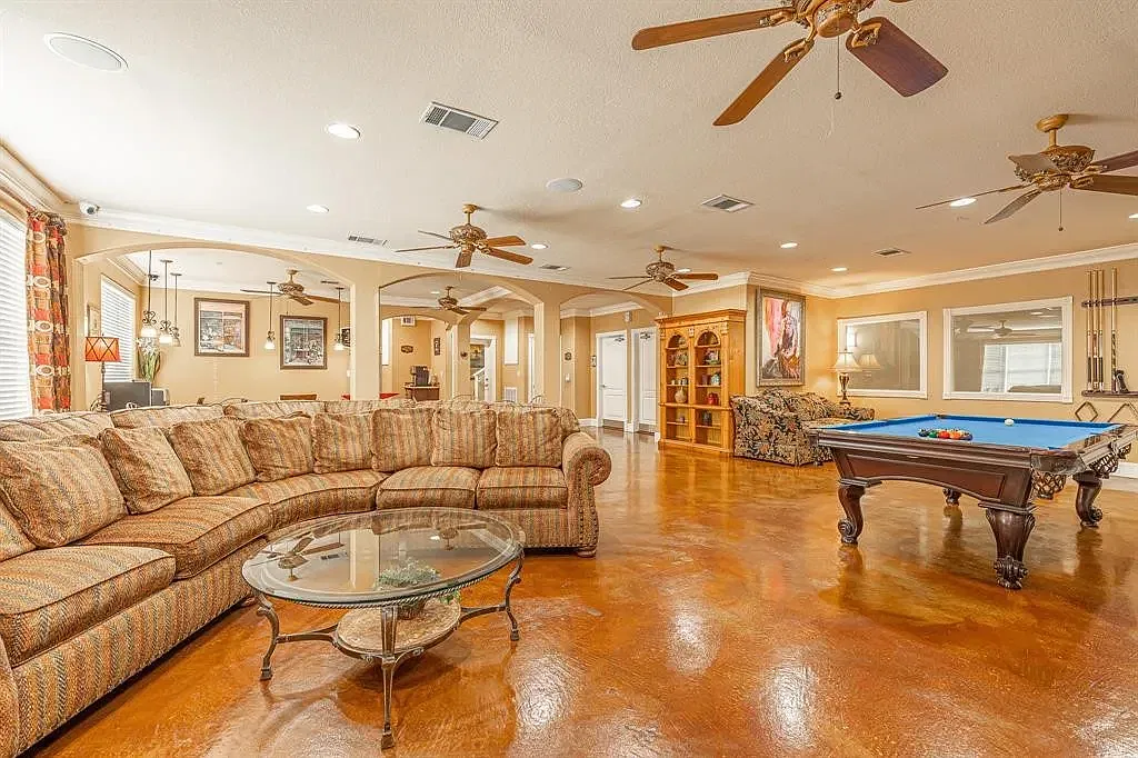 2 bed, 1469 sqft, $2,950 — Photo 4