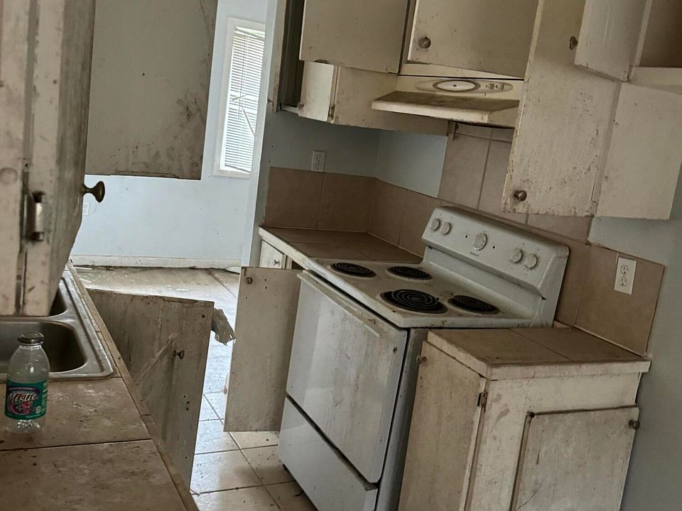 2nd image of 1614 Woody Dr
